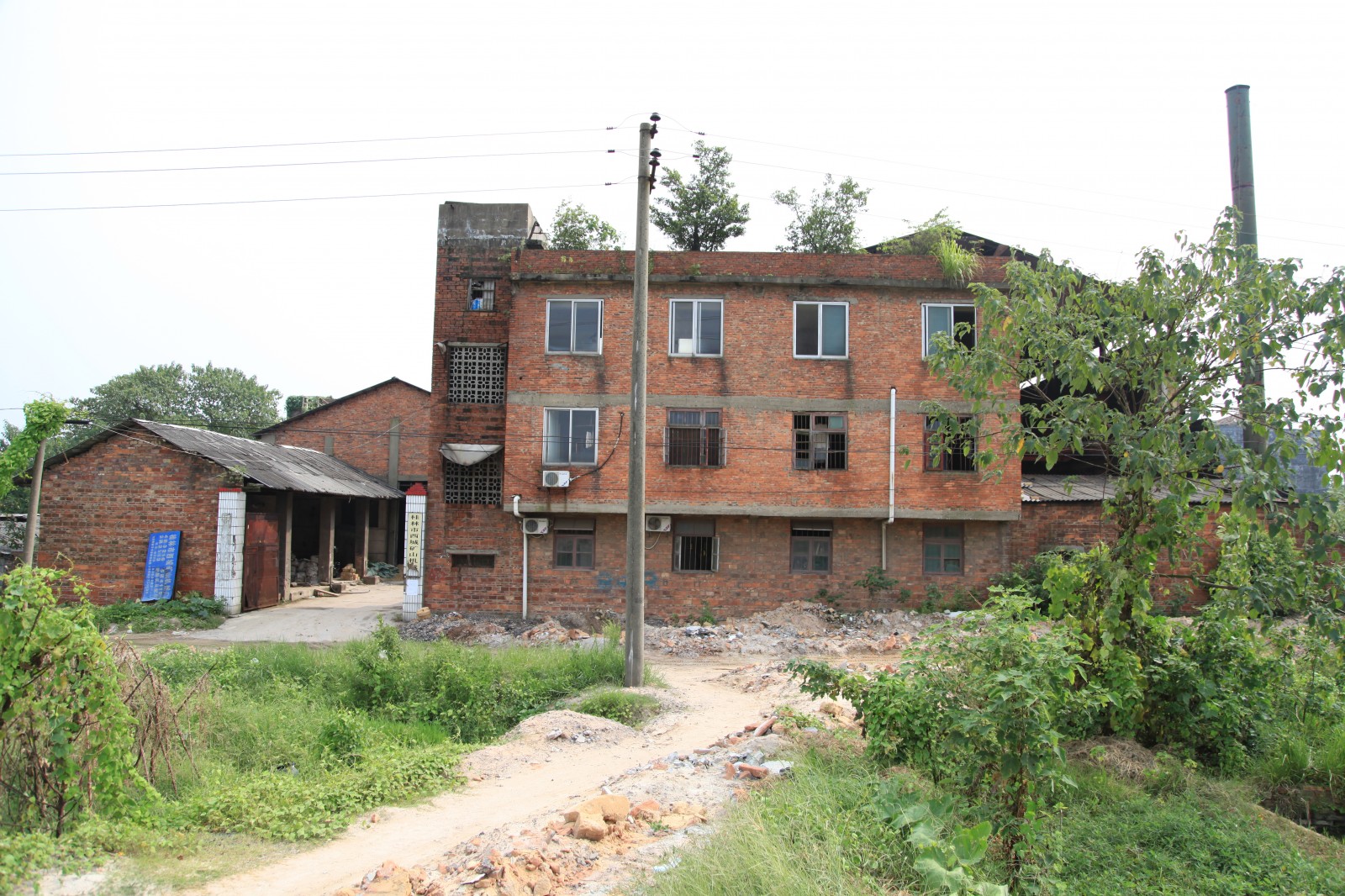 桂林市臨桂縣臨桂鎮(zhèn)廟頭西城礦山機械廠(桂林鴻程原址) 桂林市臨桂縣臨桂鎮(zhèn)廟頭西城礦山機械廠(桂林鴻程原址)