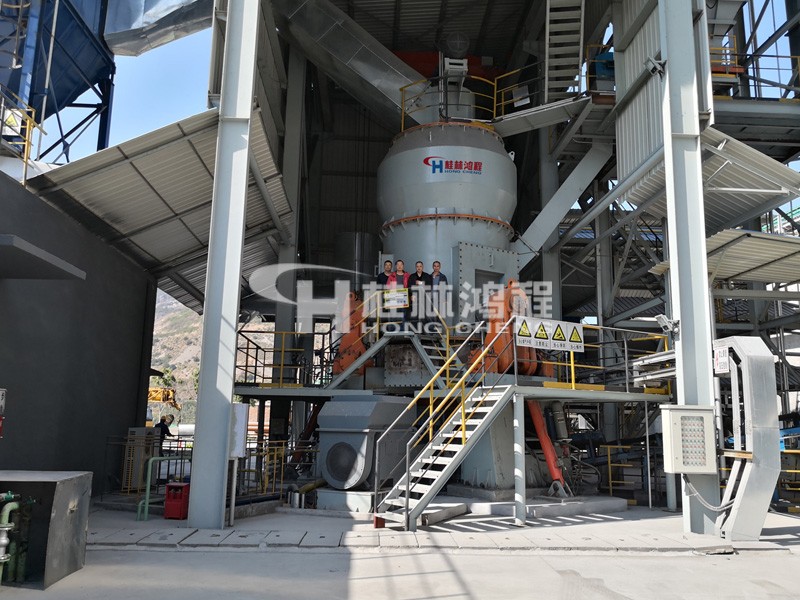HLM1700生石灰粉磨設備325目D85時產25噸河北項目