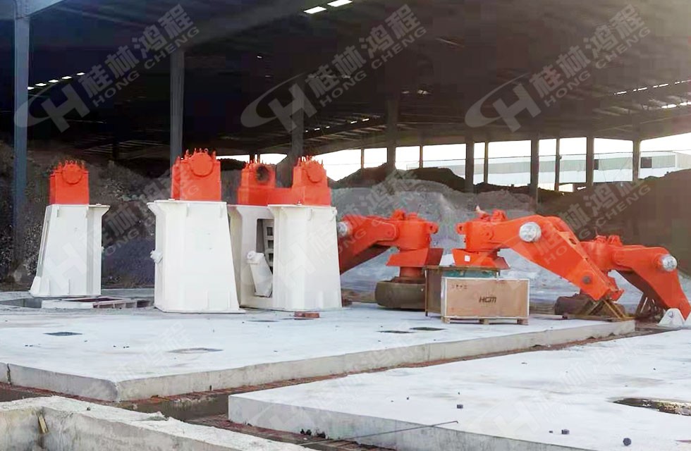 1621233977562509.jpg 2021-5-17-高嶺土立磨第5臺抵達客戶現(xiàn)場-超牌-2.jpg