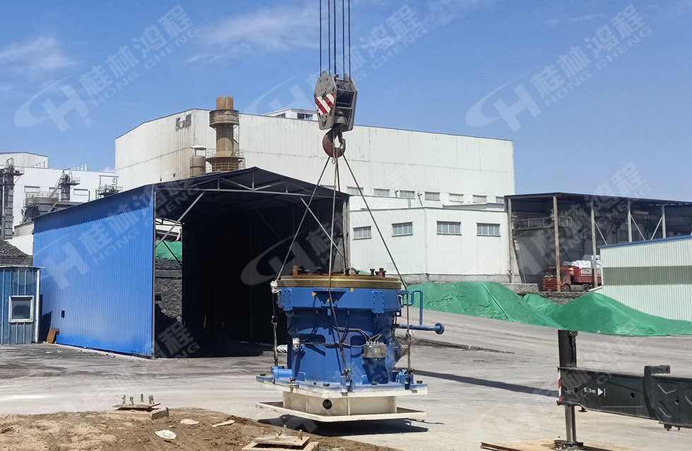 1621234054766491.jpg 2021-5-17-高嶺土立磨第5臺抵達客戶現(xiàn)場-超牌-5.jpg